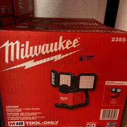 Milwaukee M18 Rover Dual Power triple panel Flood Light Tool Only