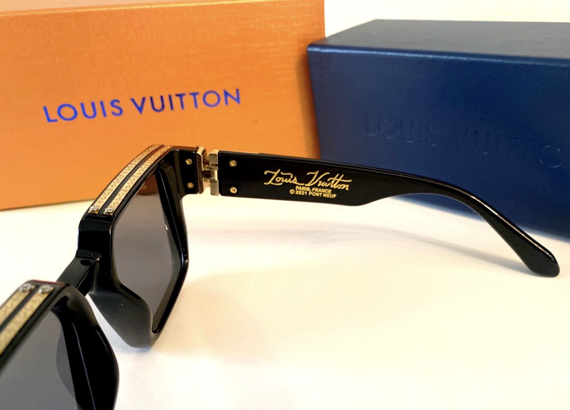 Louie Vuitton “Attitude” sunglasses Normally $933 for Sale in West  Bloomfield Township, MI - OfferUp