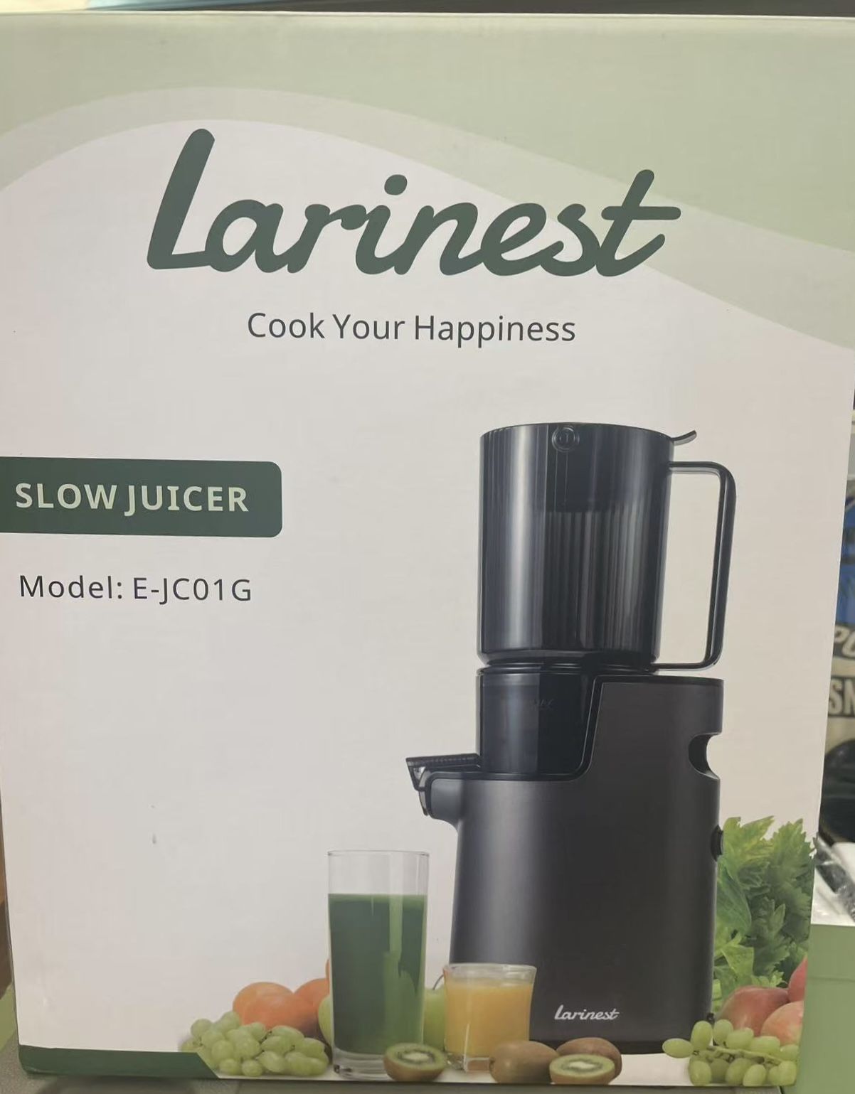 😀 Larinest Cold Press Juicer, Masticating Juicer with 5.4" Wide Feed Chute, 350w Slow Juicer Machines Fit Whole Vegetables and Fruits with High Juice