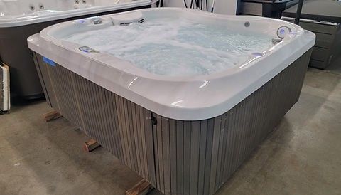 2017 Jacuzzi J355 Hot Tub