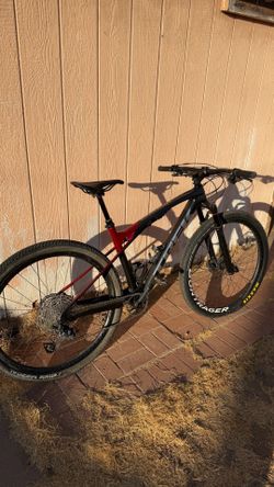 2023 Trek Supercaliber 9.7 (Large)