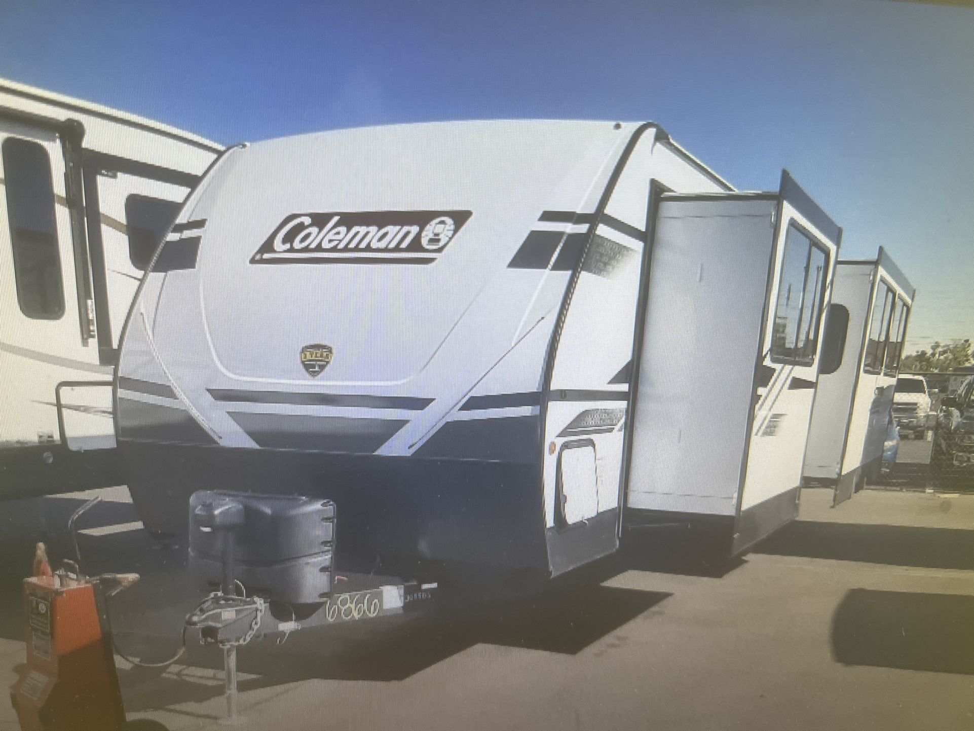 2022 COLEMAN LIGHT 3055BS