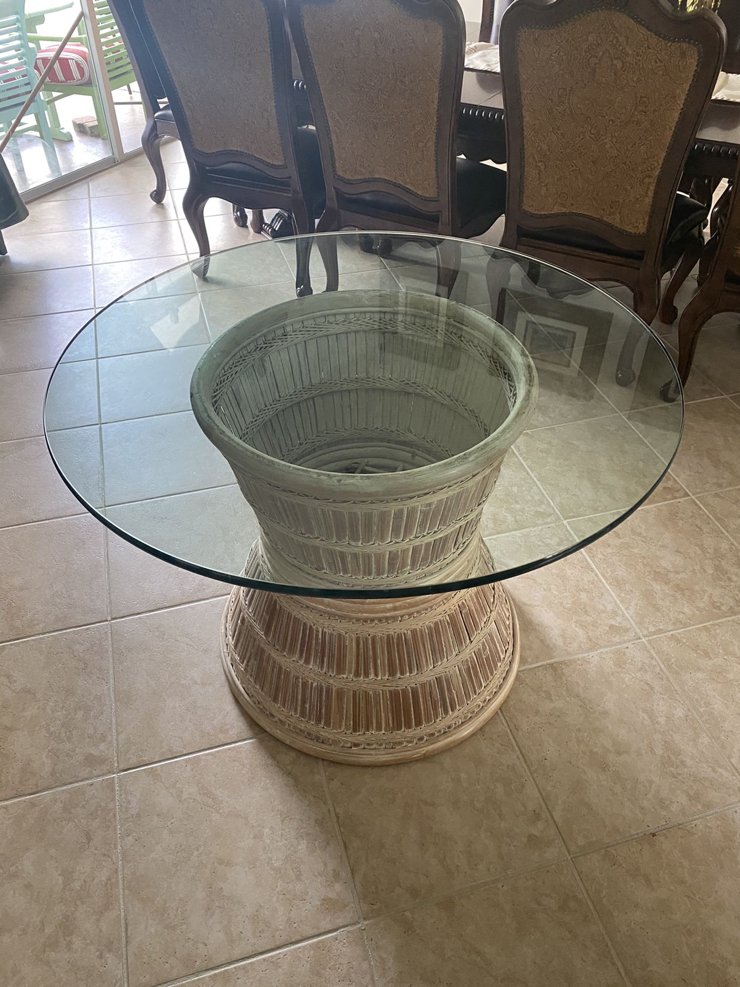 Round glass breakfast table with bamboo base