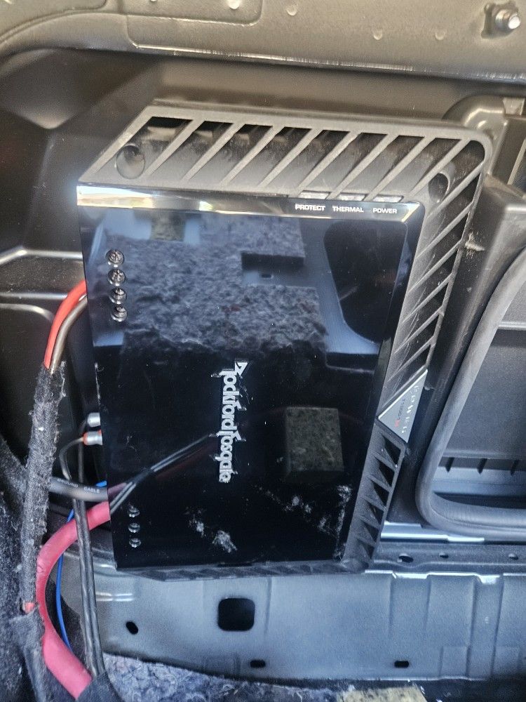 T1000 Amp And 2 12inch W6s Custom Box