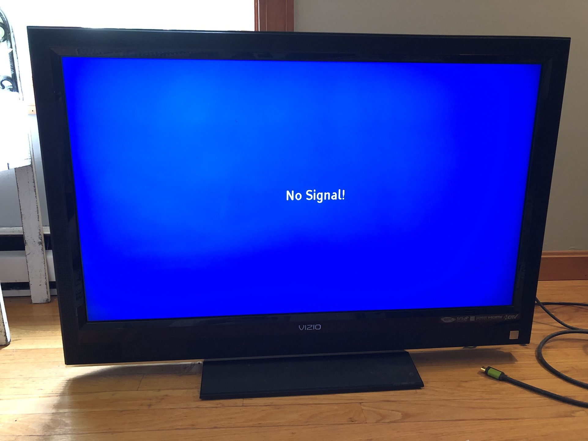 Vizio 3O370M 37 Inches TV - Open To Negotiation