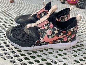 Floral Nike size 3 in Girls