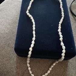14 karat gold freshwater pearl necklace