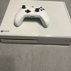 Xbox One Console With Controller 