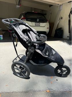 Baby Jogger® Summit X3 3-Wheel Jogging Stroller with Hand Brake, Baby Stroller with One-Hand Compact Fold, All-Wheel Suspension, Black/Gray