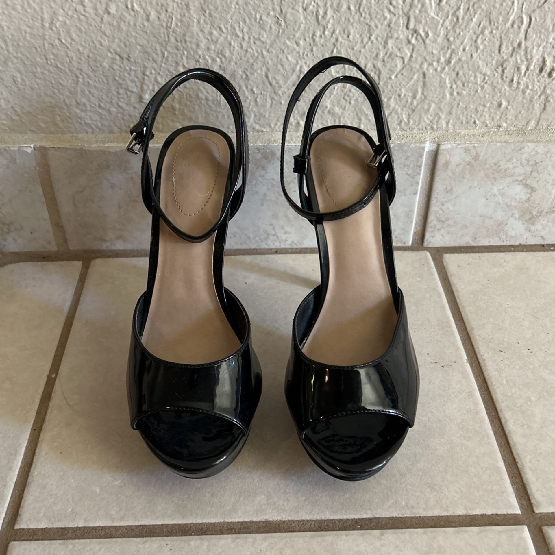 Black High Heels ( Women’s )