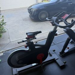 Life Fitness-Workout Bike 