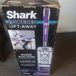 Shark Vaccum Cleaner New