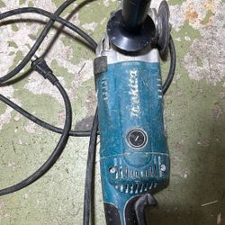 Makita 7”GA702 Grinder For Trade