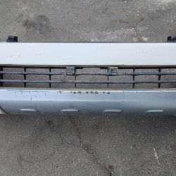04.05 Toyota 4 Runner Front Bumper Assbly $450