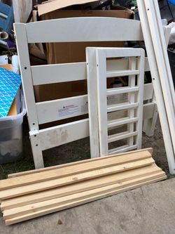 Toddler bed/ cama para niños pequeños
