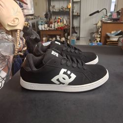 DC Shoes Court Graffik Black/White Men's Size 8 - Like New Condition