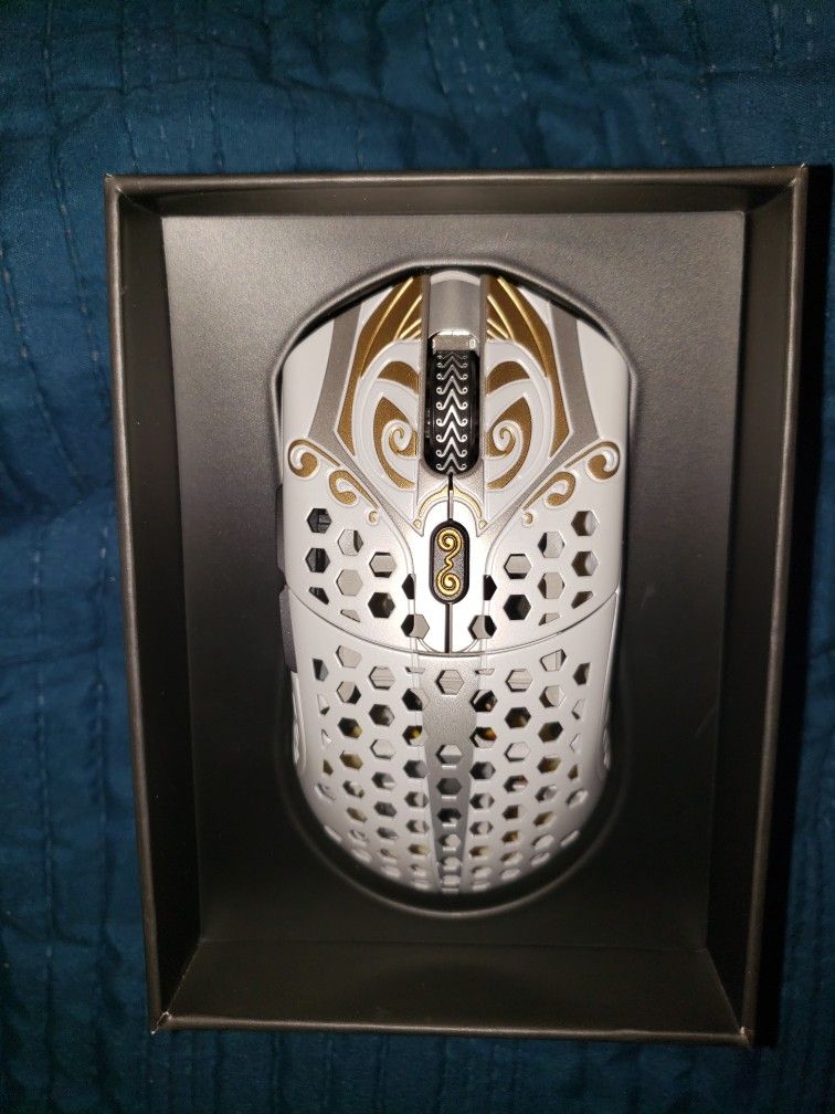Finalmouse Starlight 12 Zeus Small for Sale in Clayton, CA - OfferUp