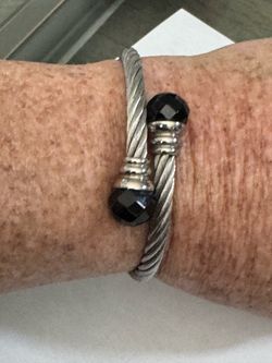 Cable bracelet