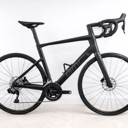 56cm Large 2024 BMC Roadmachine 01 AMP THREE 56cm – Shimano 105 disc brakes Di2 – Full Carbon – Fast Road Bike retails $7999  Ideal for ~5’10″–6’1″ ri