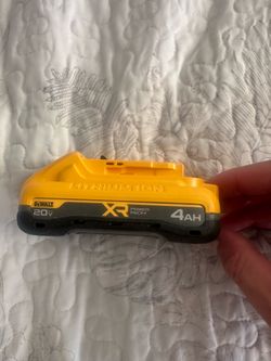 DEWALT 20V MAX XR POWERPACK 4Ah Battery