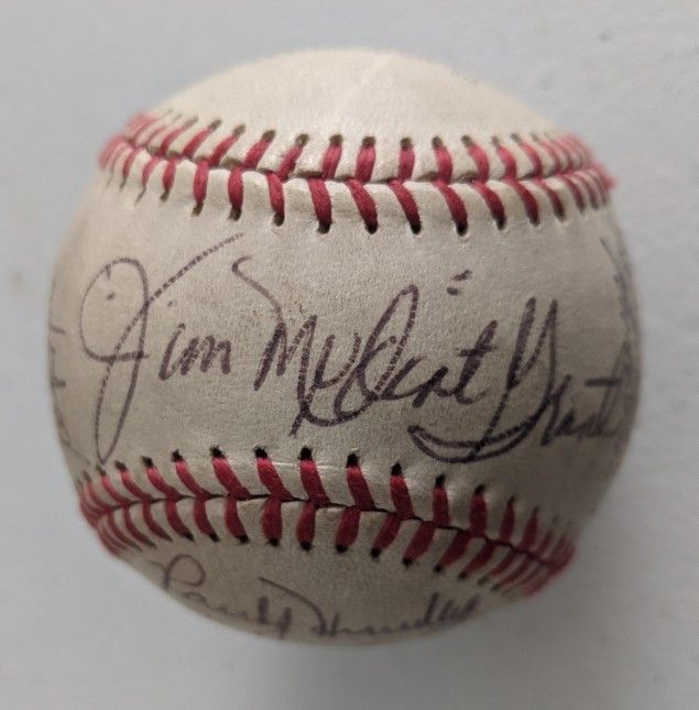 VINTAGE 1,958 CLEVELAND INDIANS STAMPED SIGNED OFFICIAL AMERICAM MBL