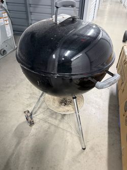Weber 22 inch round charcoal grill
