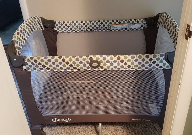 Graco Pack & Play Portable Crib