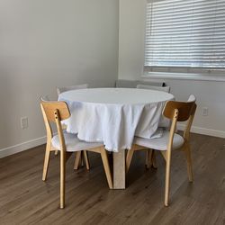 Dinning Table w/Chairs