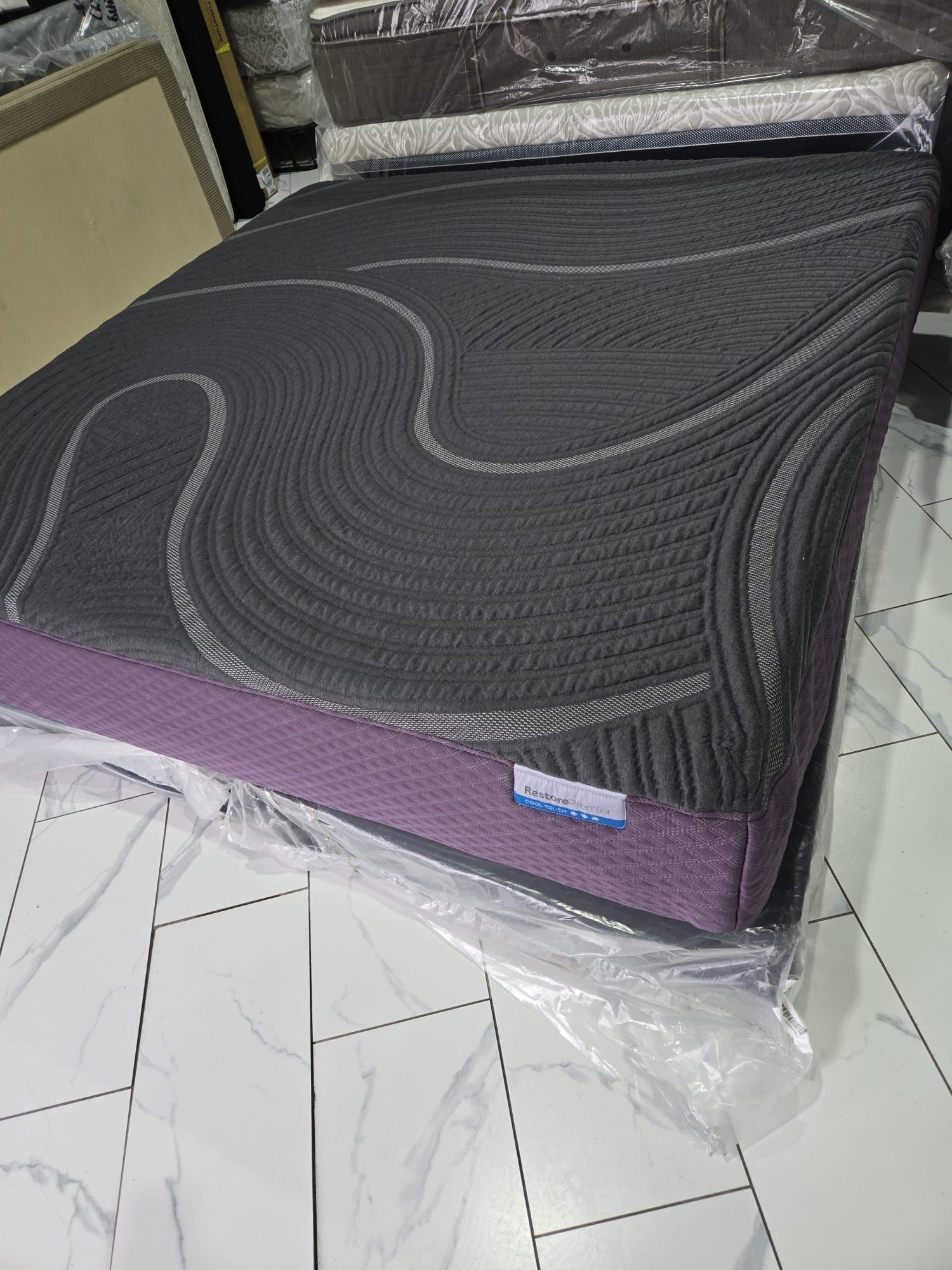 Mattress and boxpring size Queen purple cool touch premier