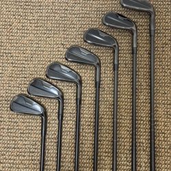 Titleist T200 Black Limited Edition Irons 4-P