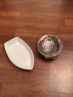 Decorative Shell and Boat-Shaped Dish Set