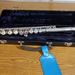 Artley 18-0 Silver Plated Flute with Hard Case Made in the USA Used