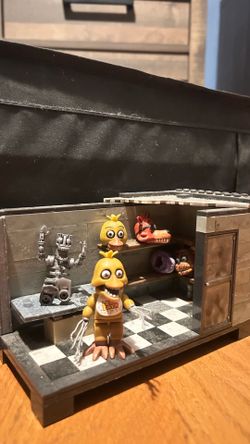 RARE McFarlane FNAF Bundle: Withered Chica Parts & Service + Nightmare Mangle Closet