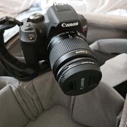 Canon EOS Rebel T7 + More