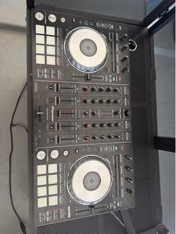 Pionner DDJ SX CONTROLLER with Laptop stand and DJ Booth