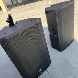 Mackie Speakers 