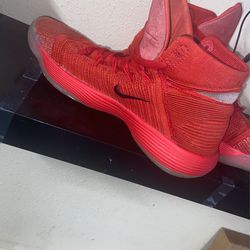 Nike React Hyperdunk Flyknit Mens Sz 10.5 Basketball Shoes Triple Red 2017  Rare