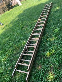 Heavy duty 28  feet Aluminum ladder . Fully Operational