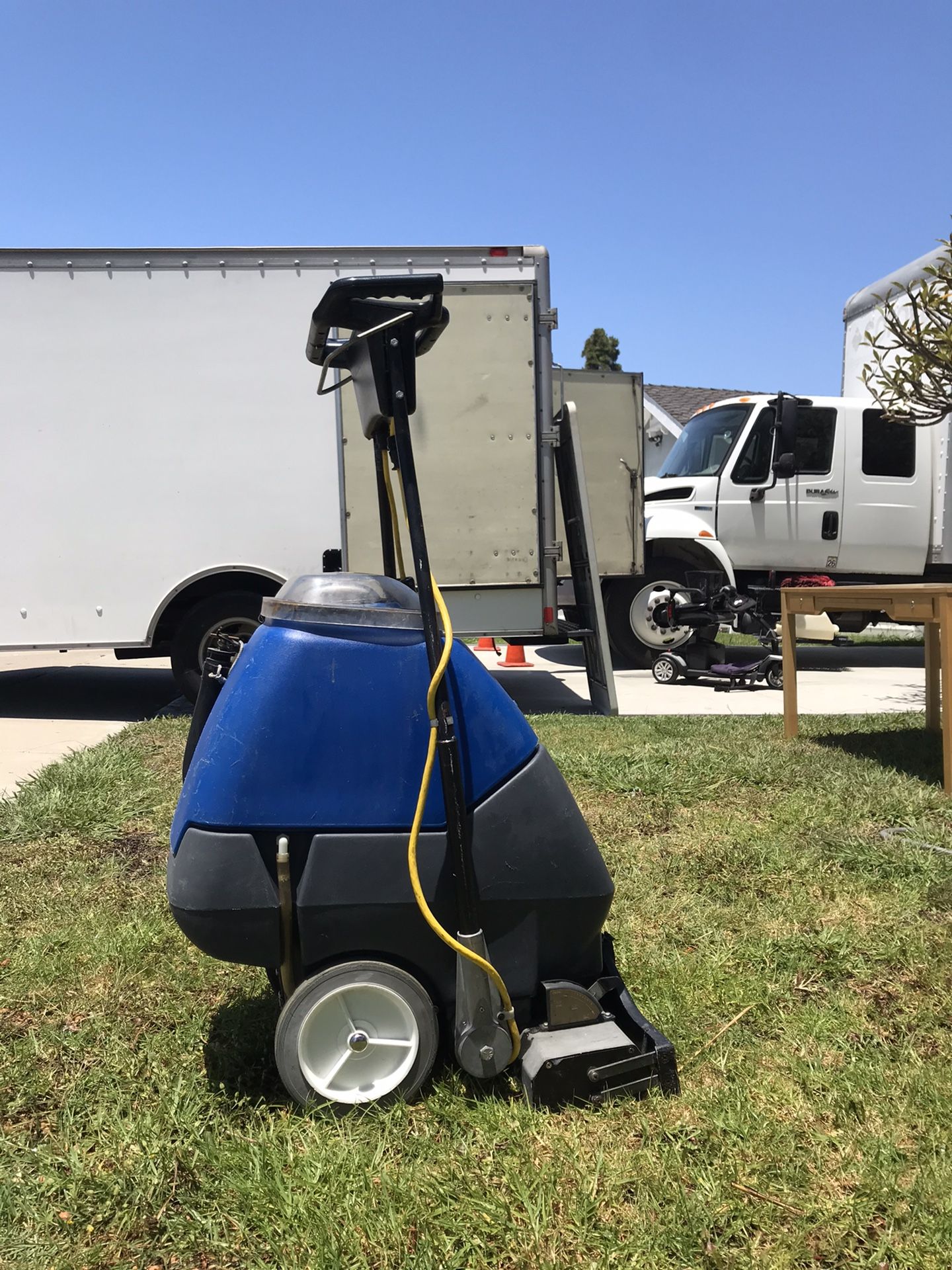 Windsor Clipper 12 Carpet Extractor duo carpet cleaner commercial for