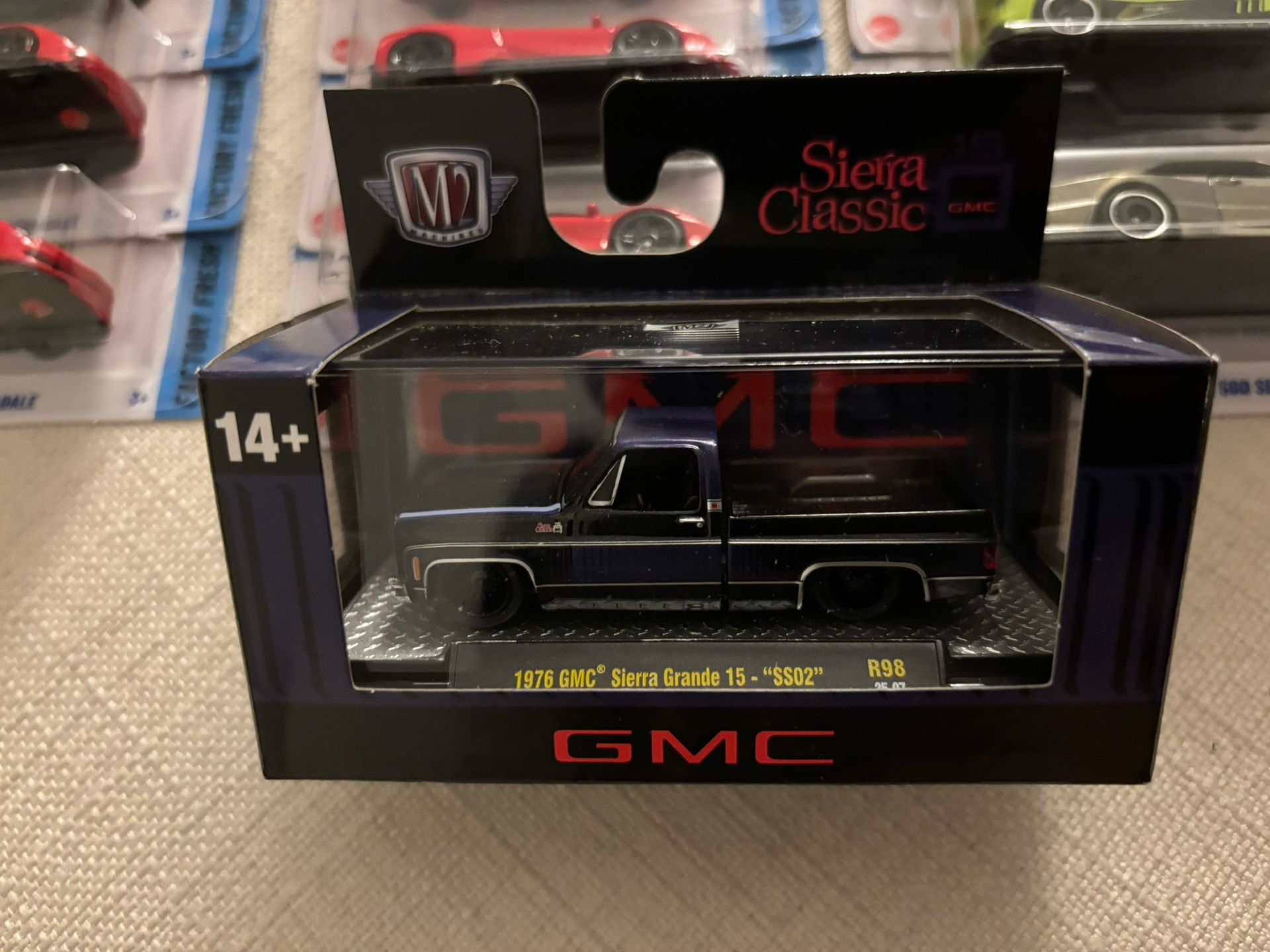 M2 Machines GMC Sierra Grande