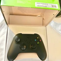 Xbox Microsoft  Core Wireless Gaming Controller – Carbon Black – Xbox Series X|S, Xbox One, Windows PC, Android, and iOS