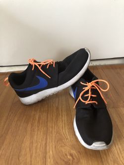 Nike roshe run size 9