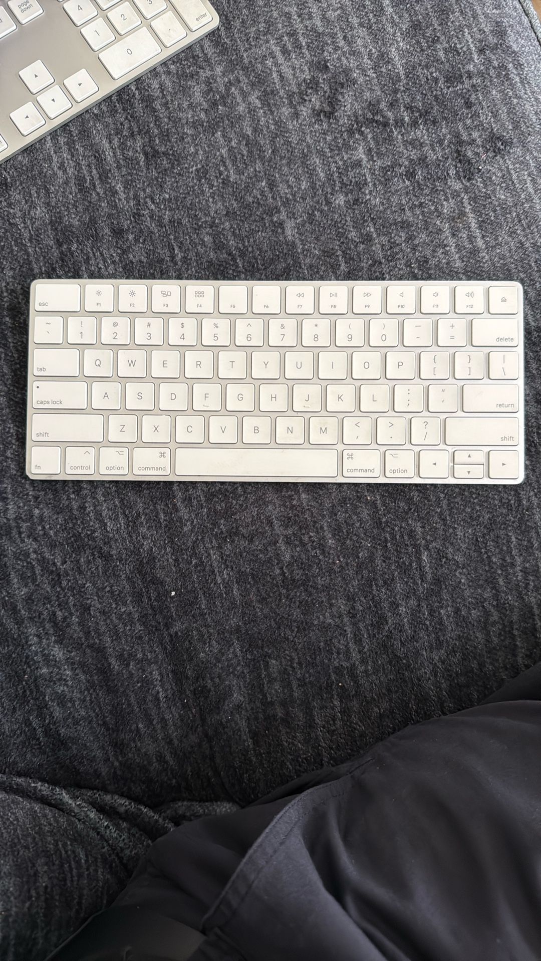 Apple Magic Keyboard 2