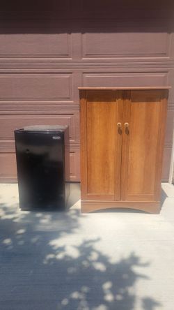 Free refrigerator and cabinet