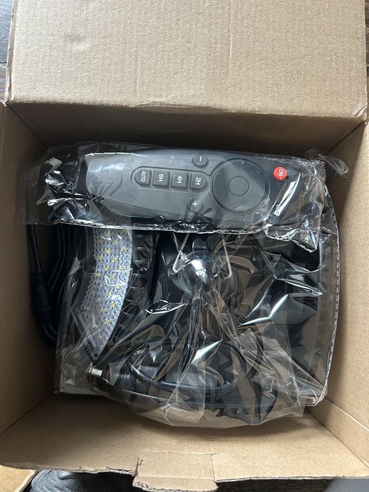 HULPPRE Solar Shed Light-Daytime or Night,4+1 Leaves 136Leds Brighter Solar Light Indoor&Outdoor with Remote,IP65 Barn/Chicken Coop/Workshop/Ceiling/P