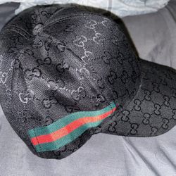 gucci baseball hat Sz small 