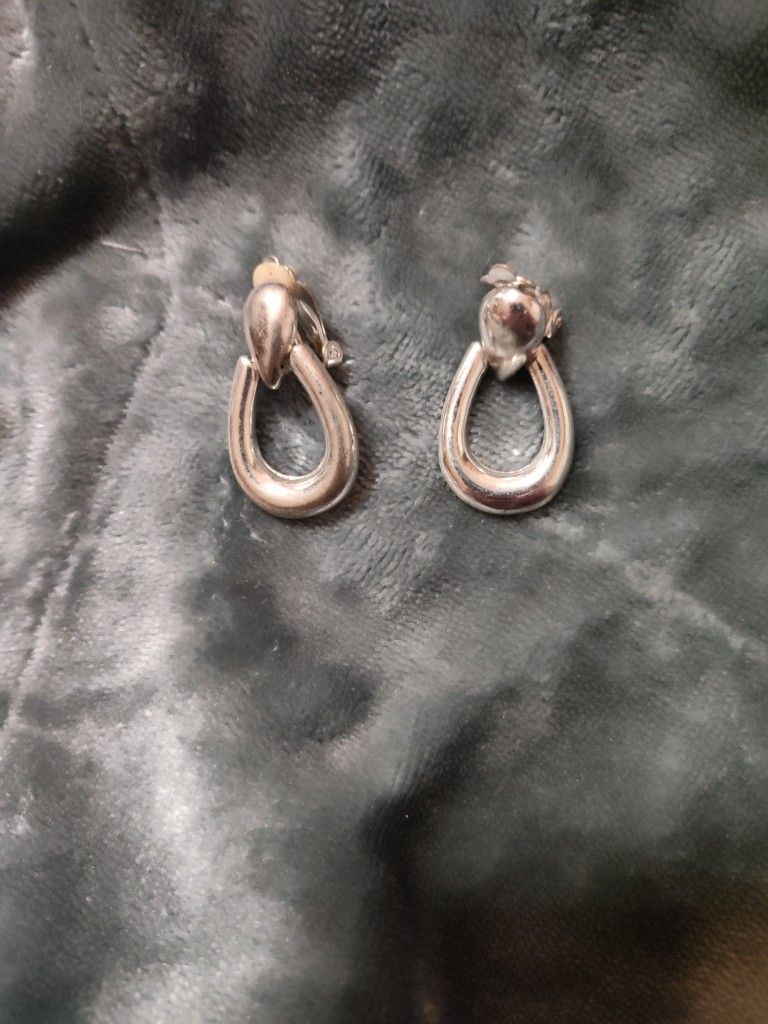 Vintage Clip On Earrings