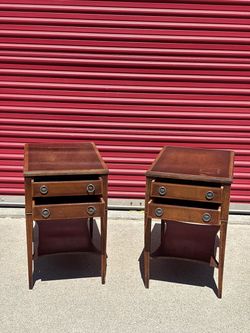 Vintage Hekman  Tables of Merit 2 Drawer End Tables / Nightstands