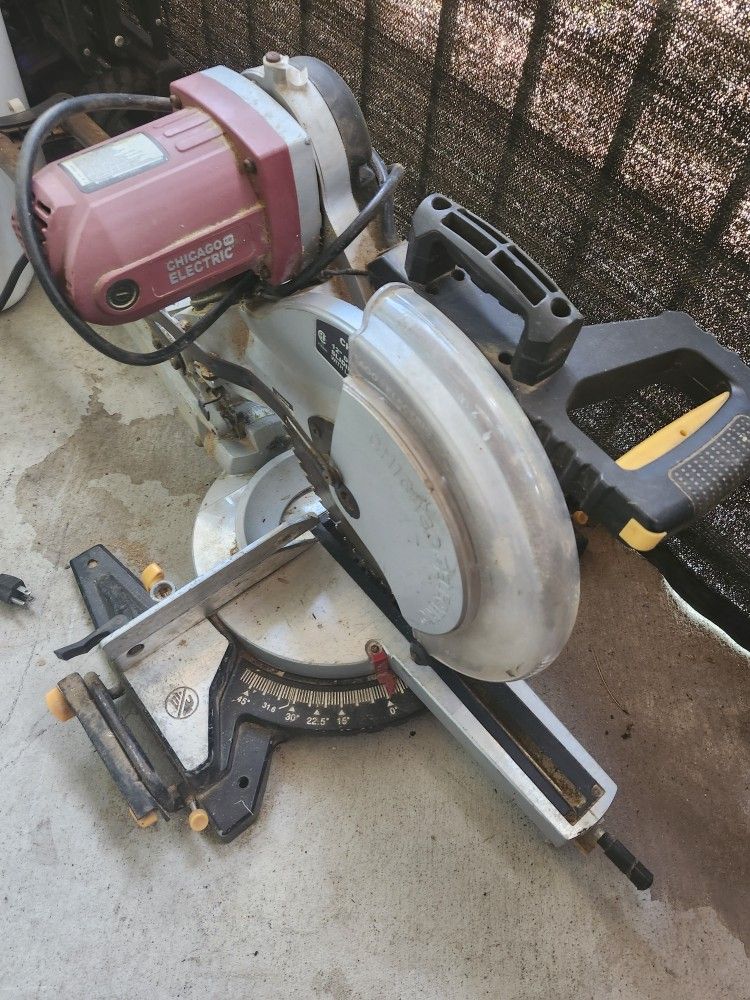 Chicago Electric Sliding Miter Saw