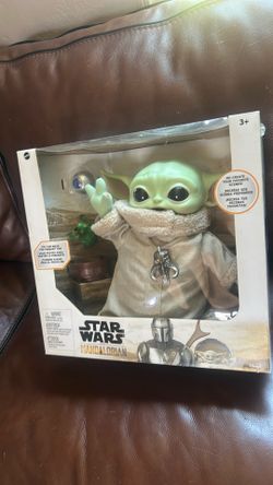 Mandalorian Baby Yoda in box